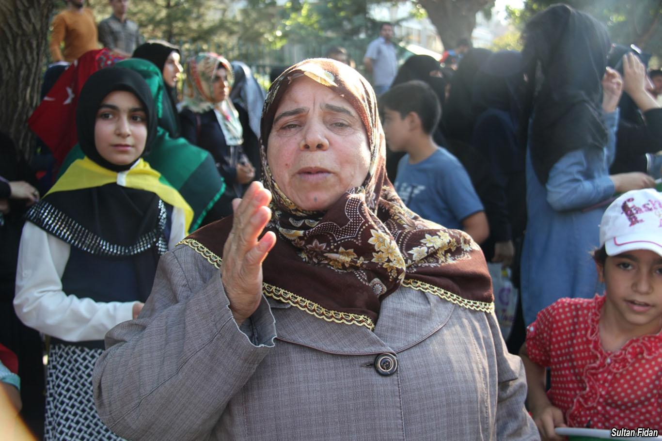 “Darbeciler İslam ümmetinin birliğini görsün” “Darbeciler İslam ümmetinin birliğini görsün”